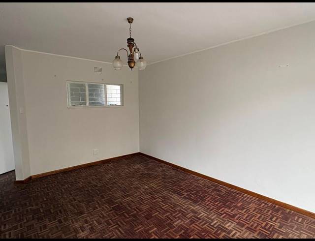 2 BEDROOM PROPERTY TO RENT IN FISH HOEK
